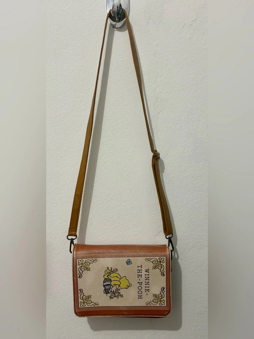 Disney Loungefly Winnie-the-Pooh Illustrated Cream and Tan Crossbody Bag